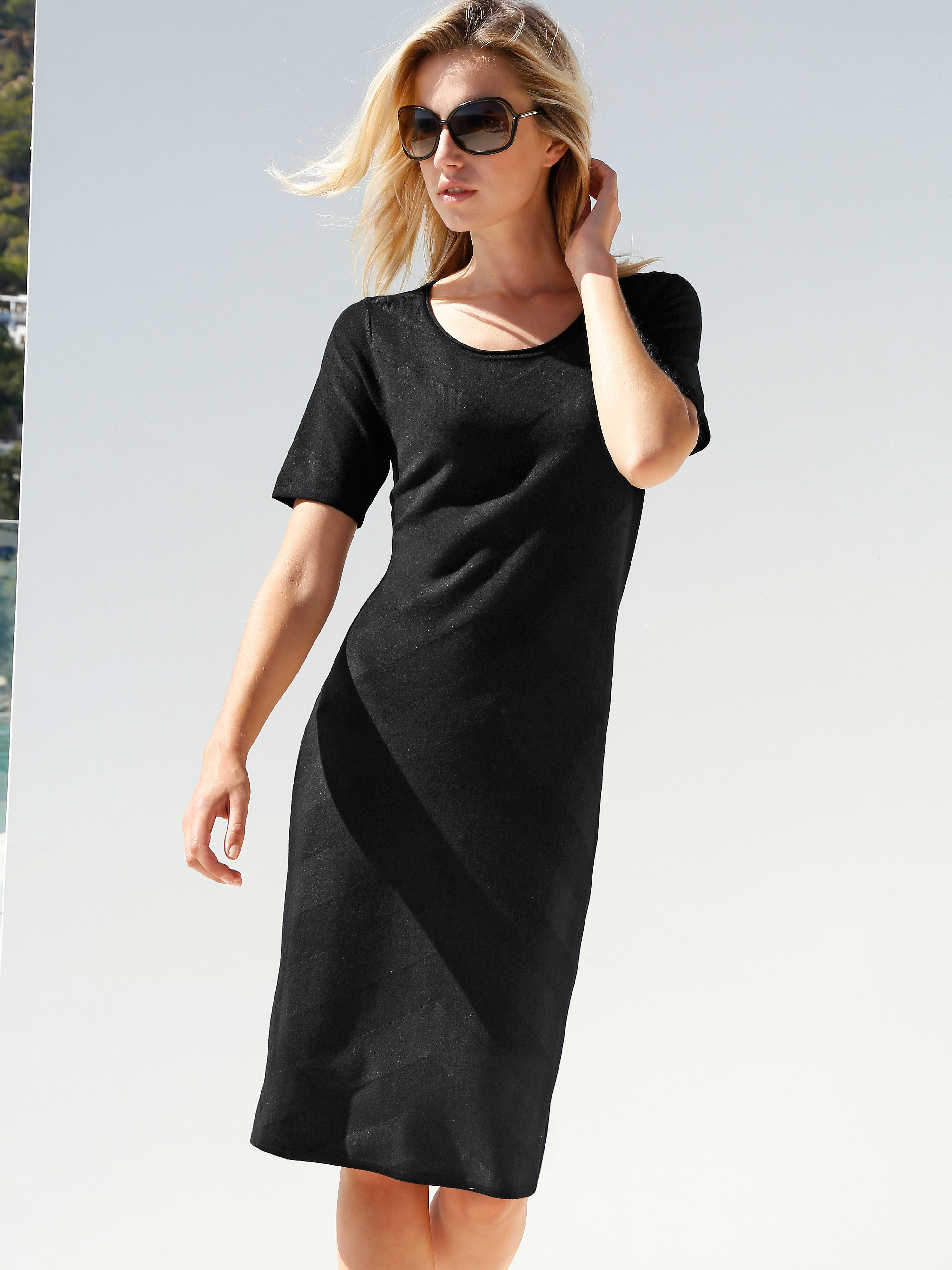 Image of Knitted dress Peter Hahn black size: 10s