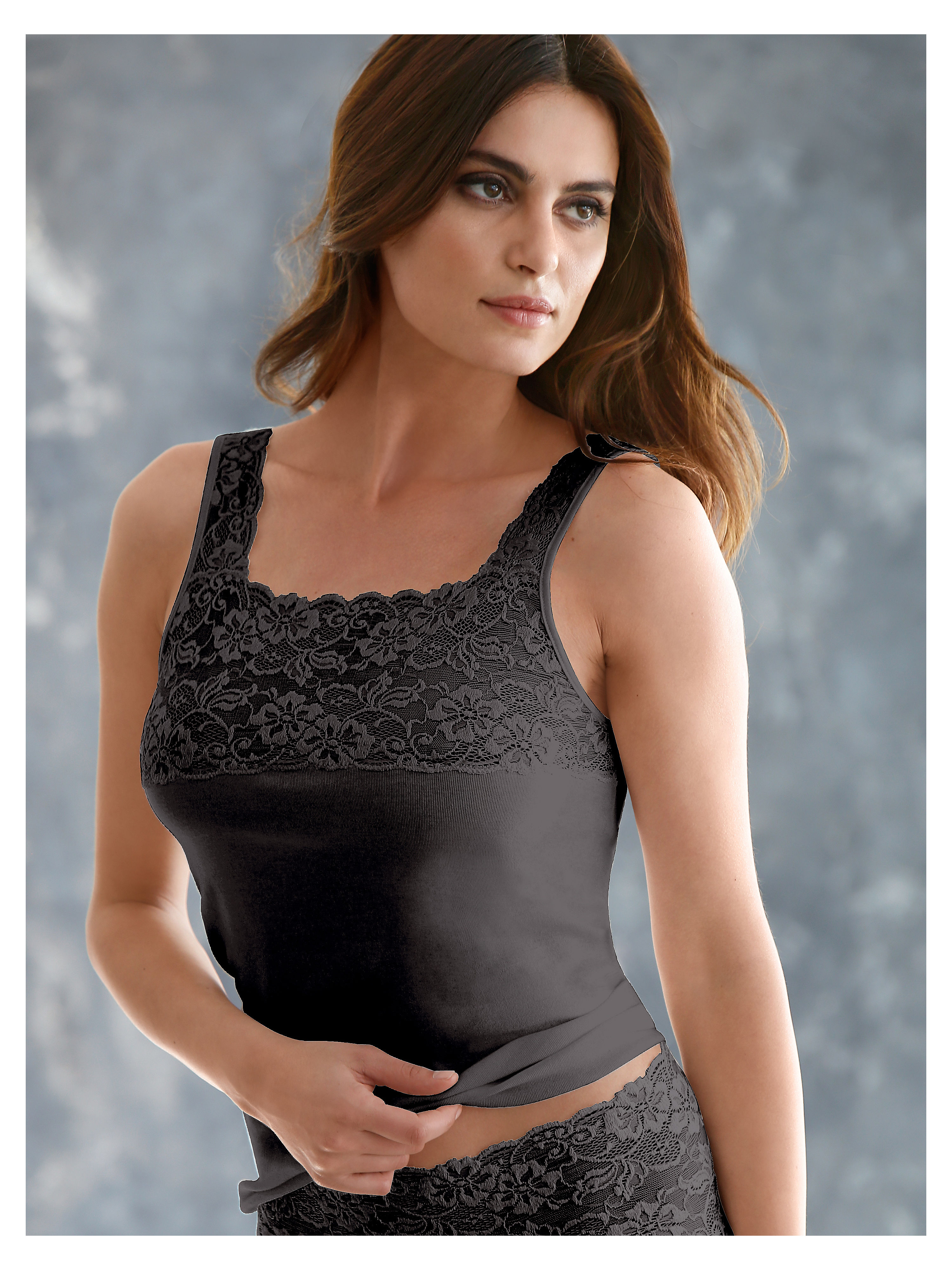 Image of Vest Nina v. C. black