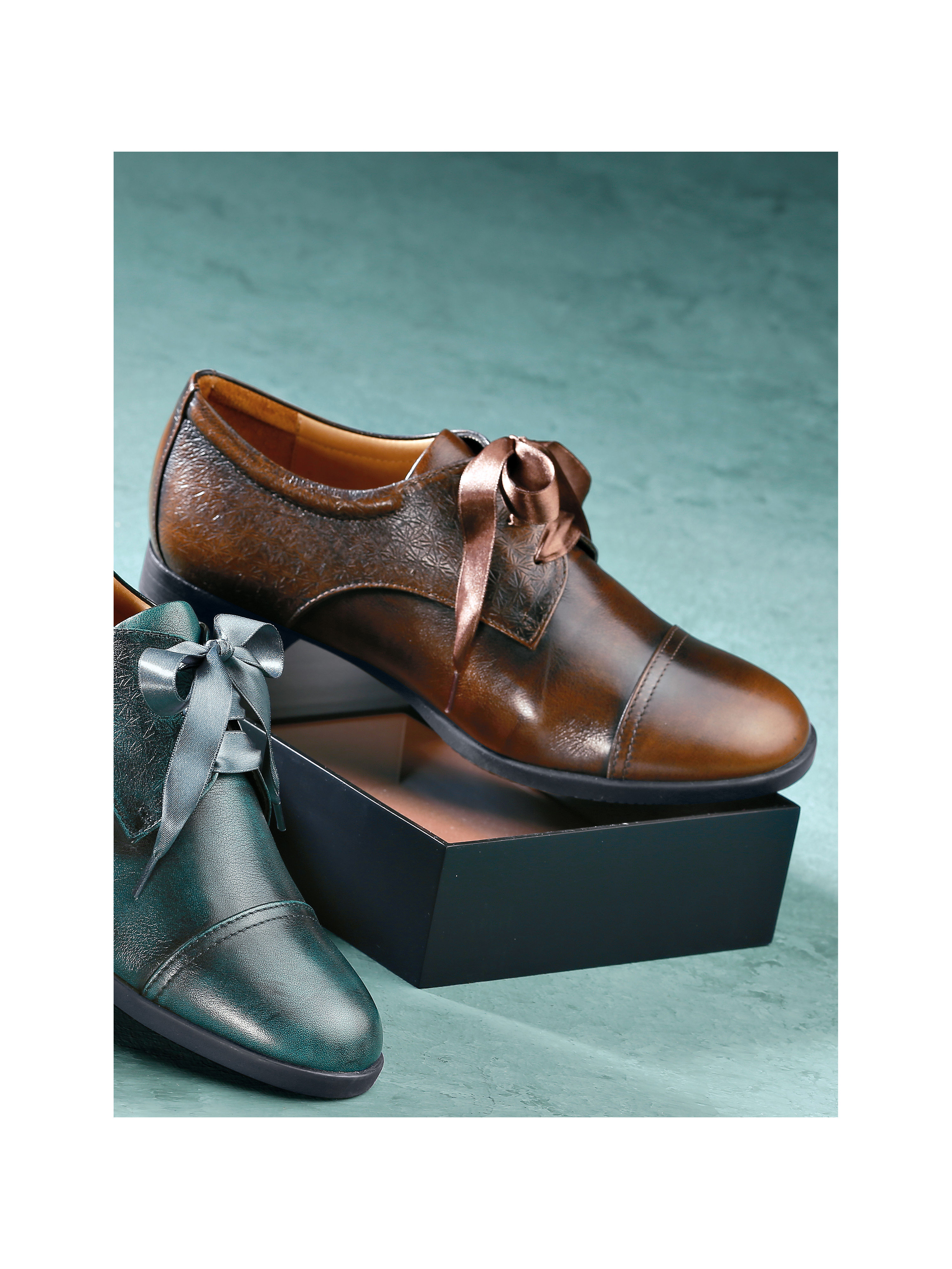 Image of Calfskin nappa lace-ups Vabeene brown
