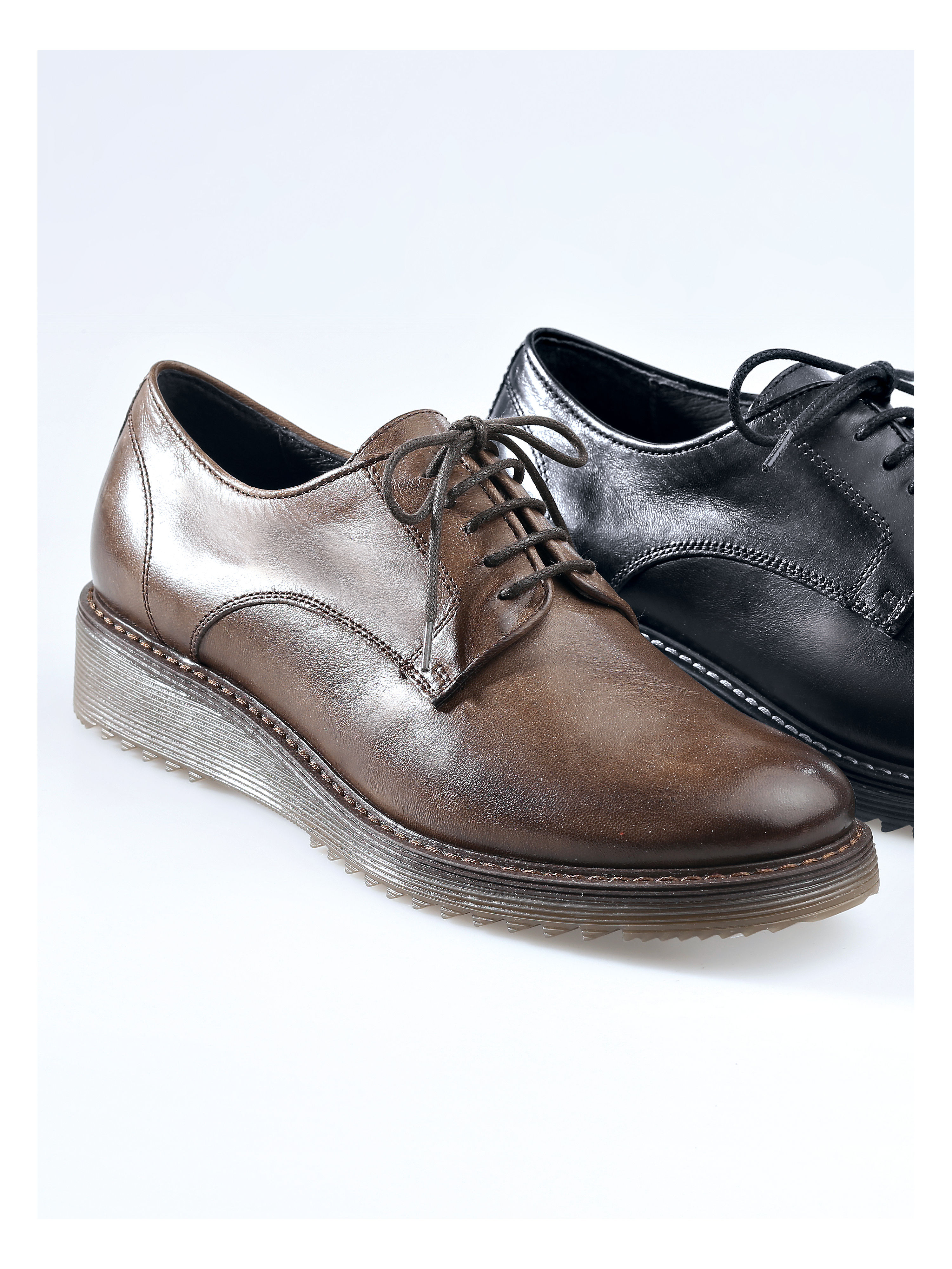 Image of Sleek lace-ups Peter Hahn brown