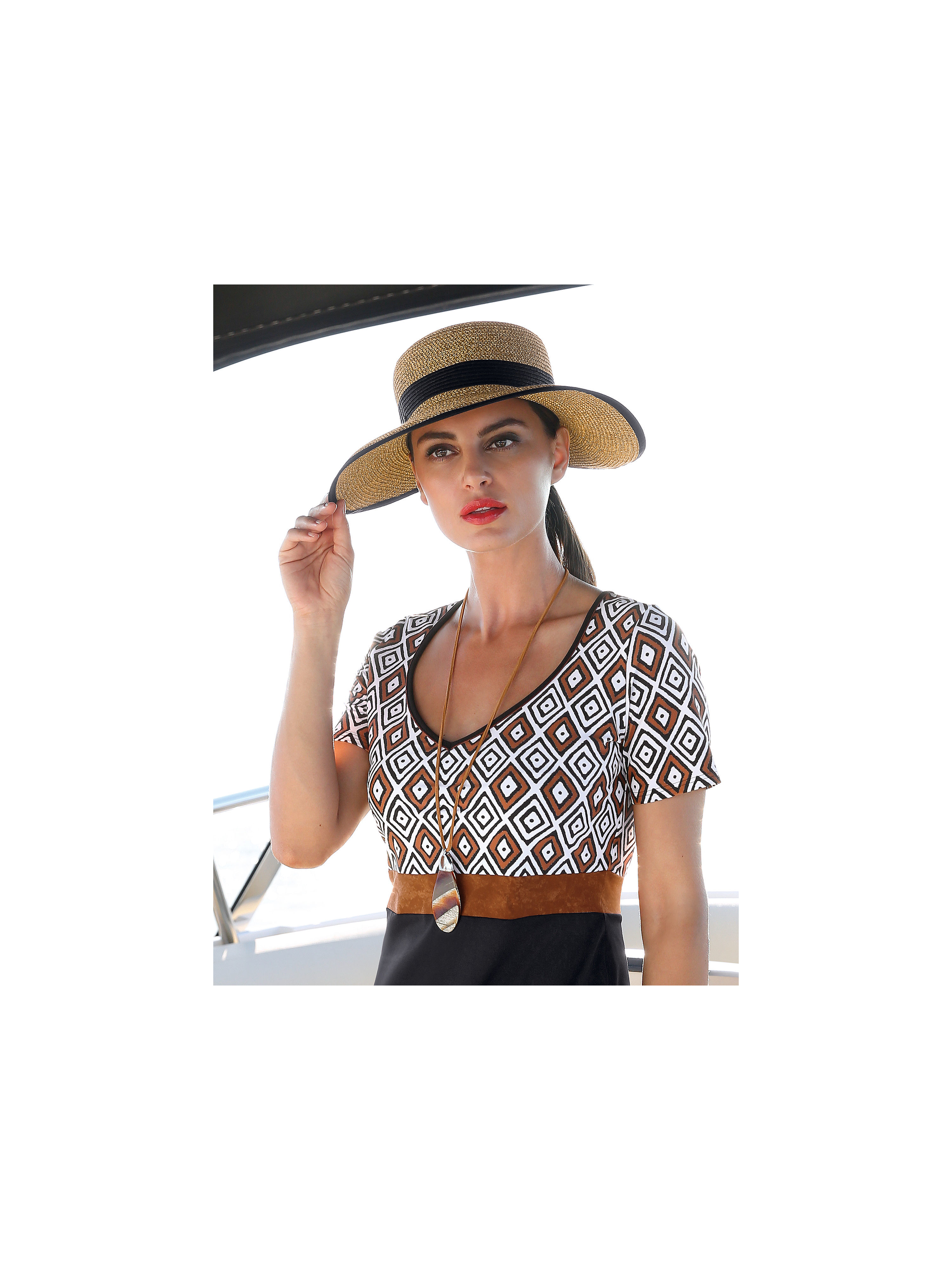 Image of Necklace Peter Hahn brown