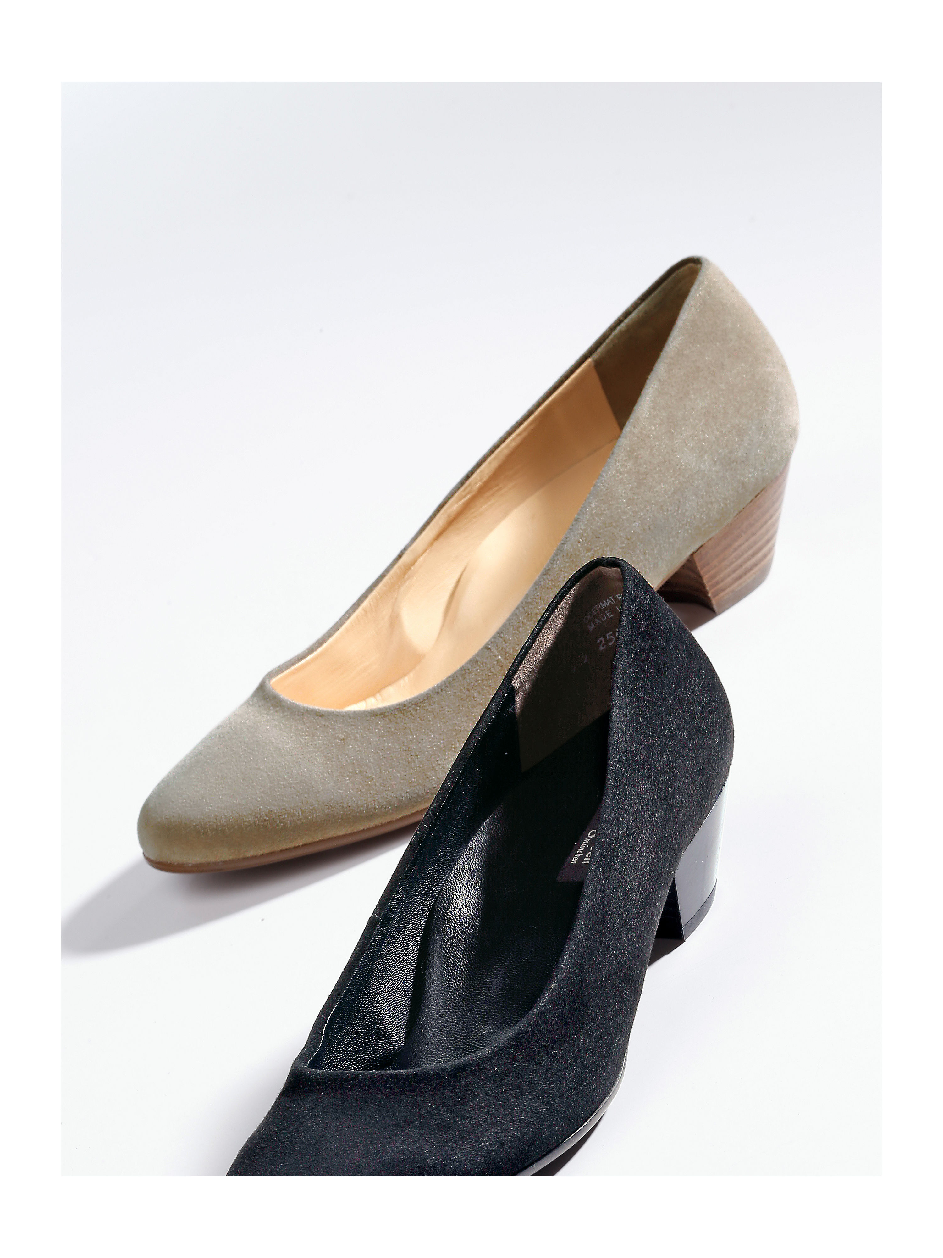 Image of Pumps made from exquisite kidskin suede Paul Green beige size: 38,5