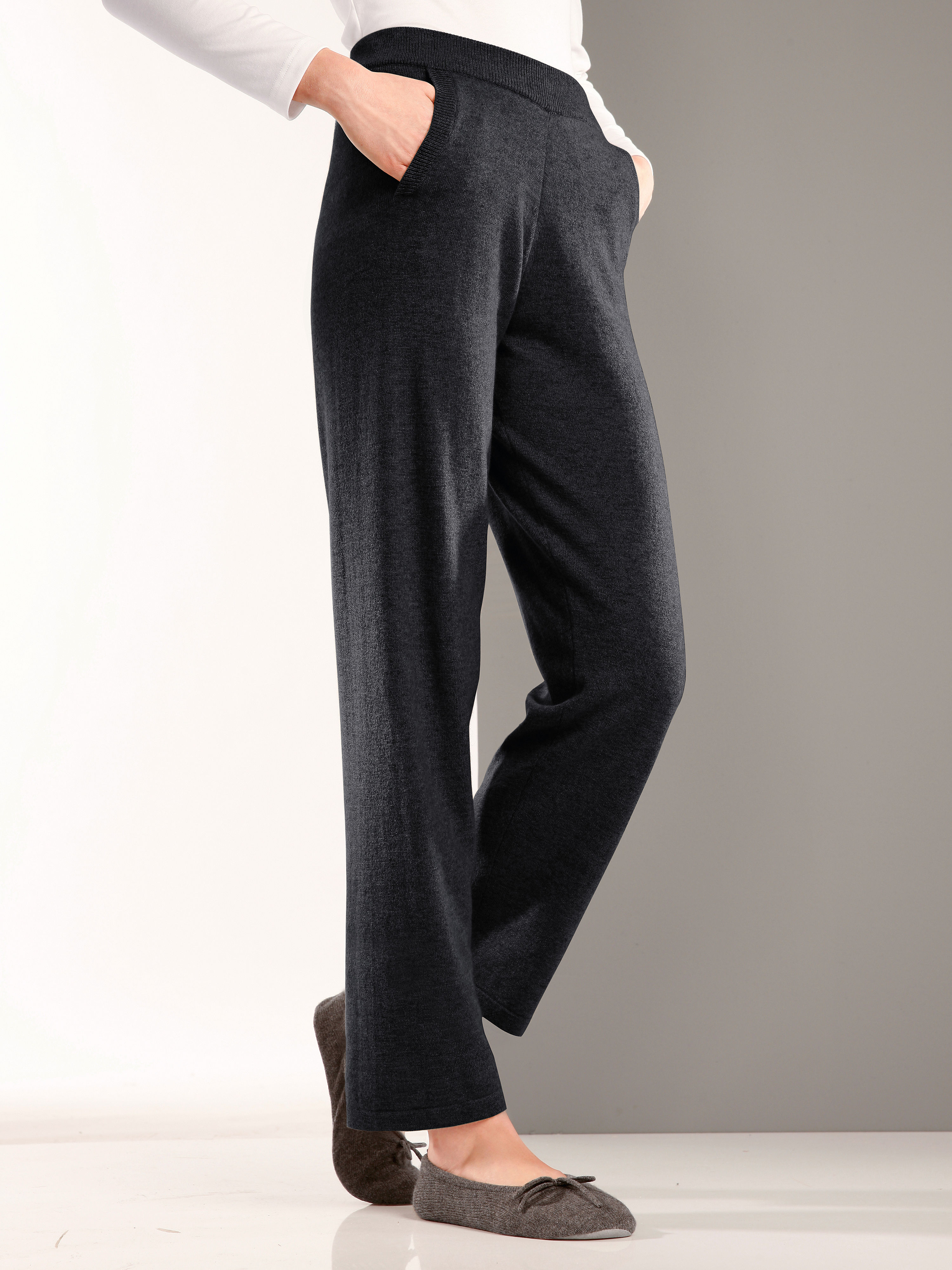 Image of Trousers in 100% cashmere cashmere black