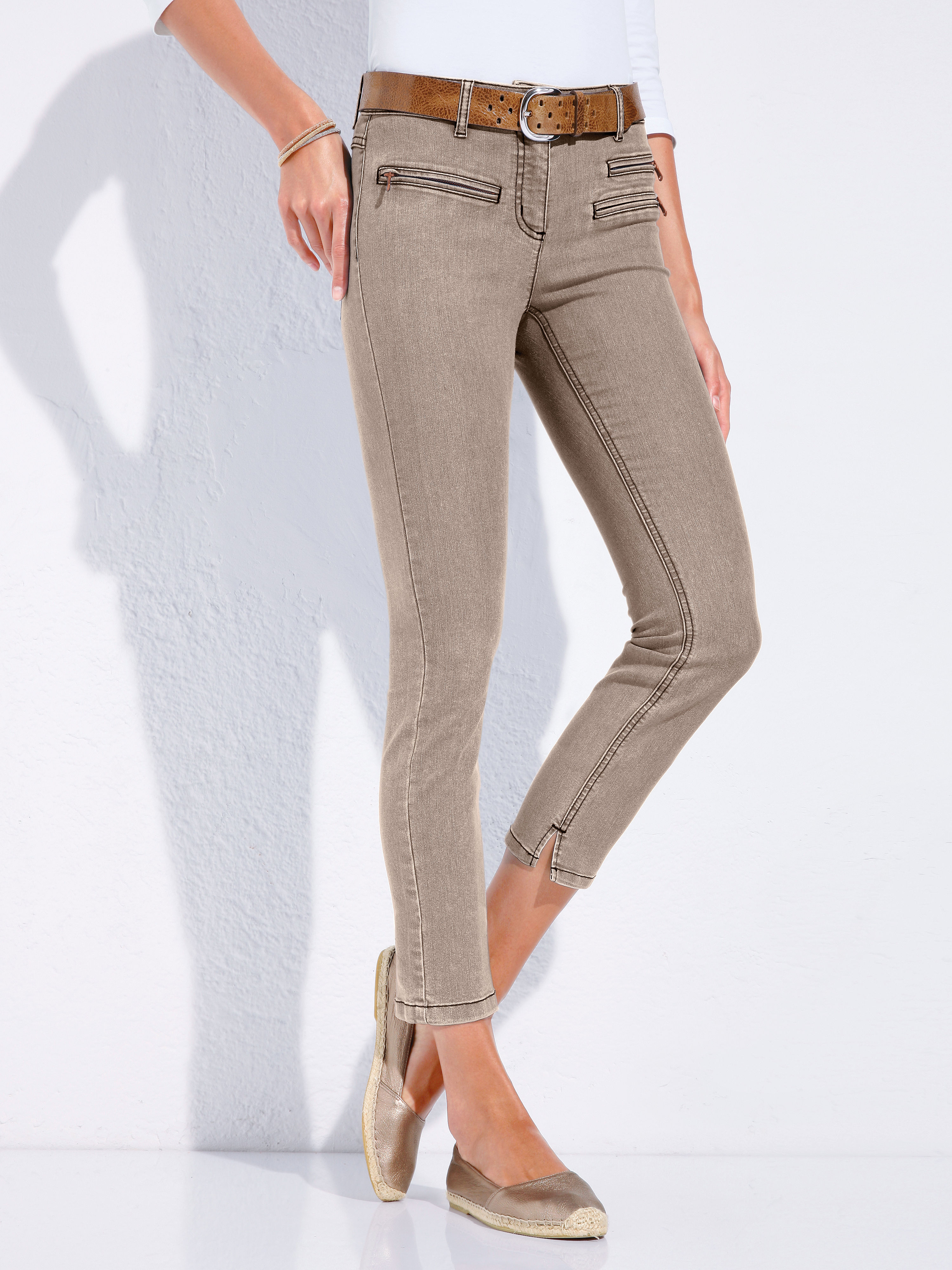 Image of 7/8-length jeans Looxent green