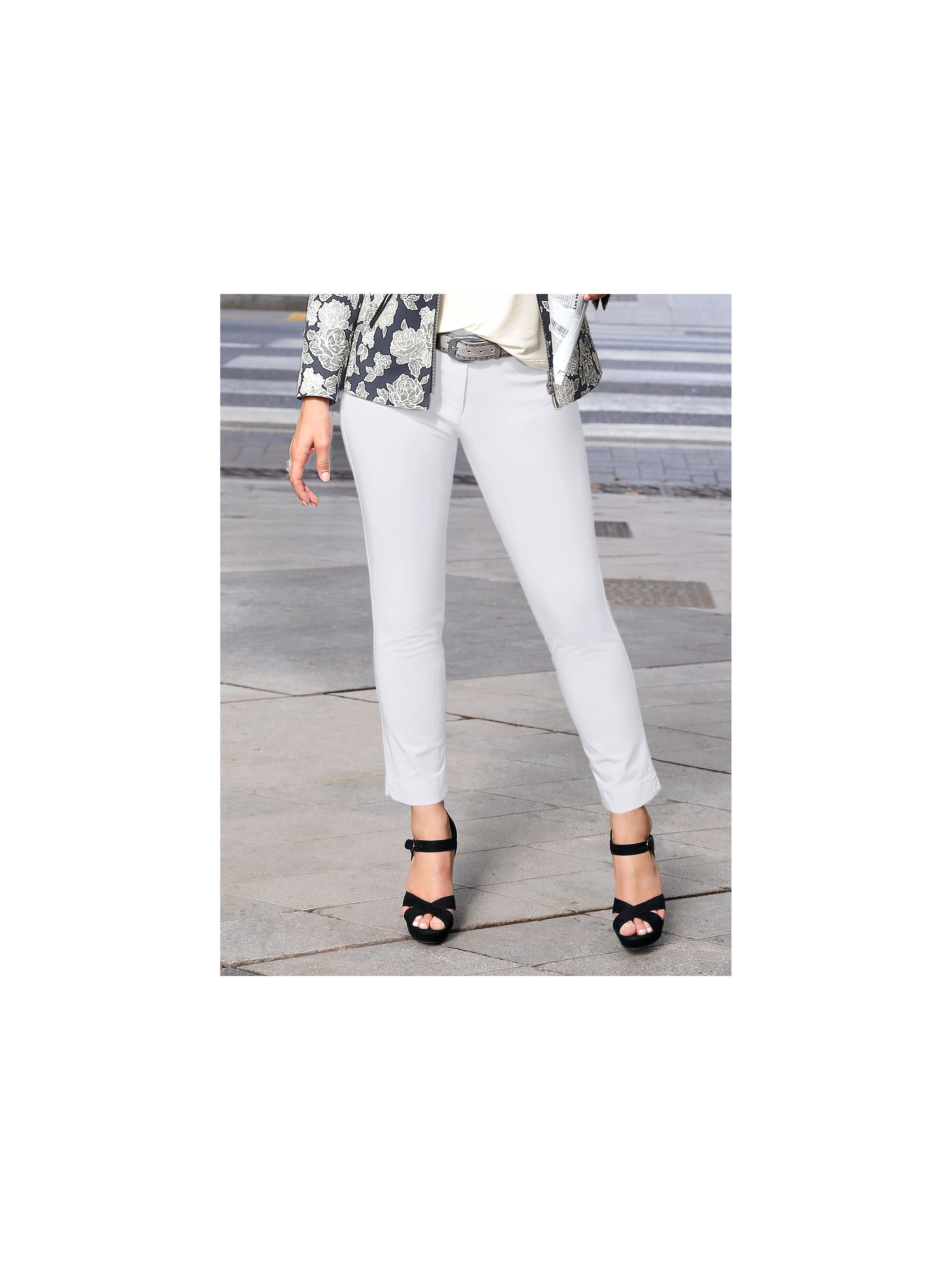 Image of Ankle-length trousers Brax Feel Good white