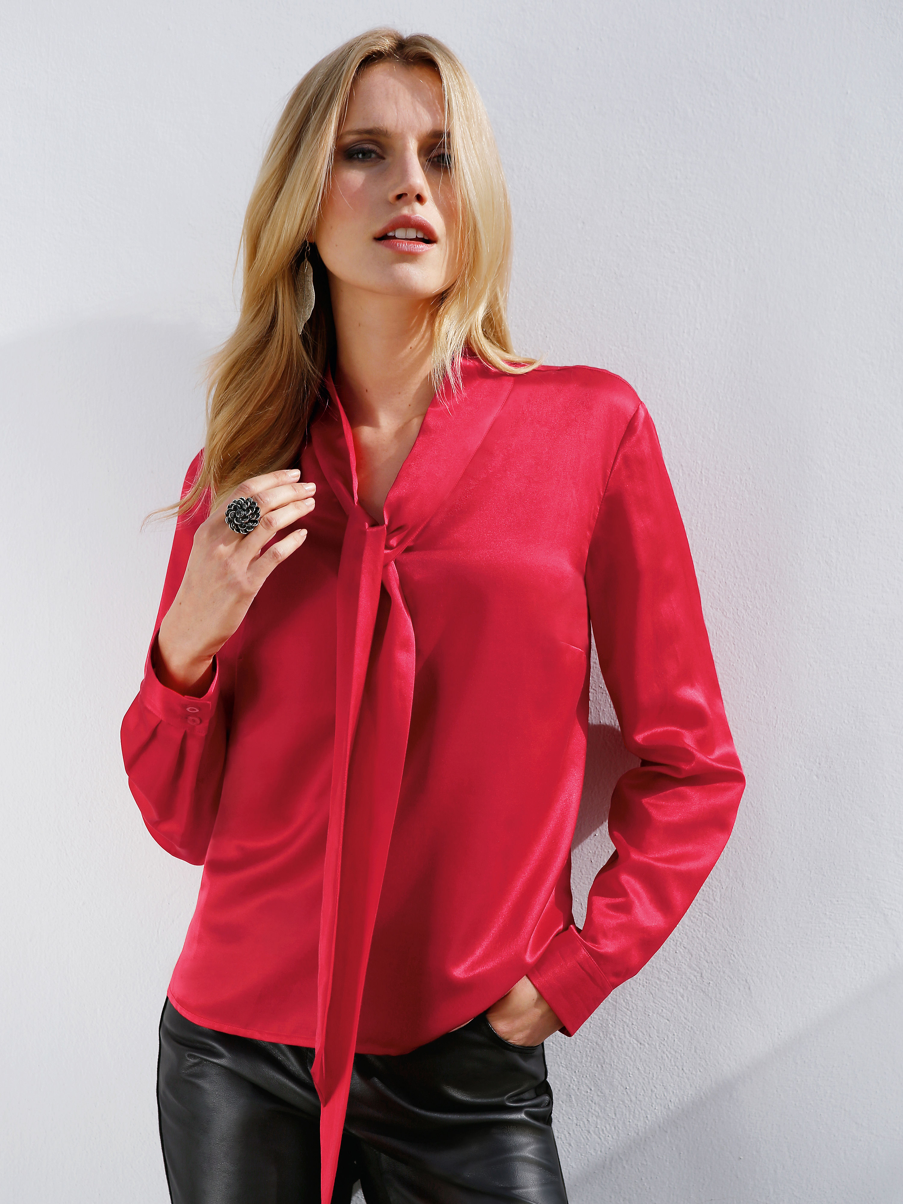 Image of Blouse Peter Hahn red