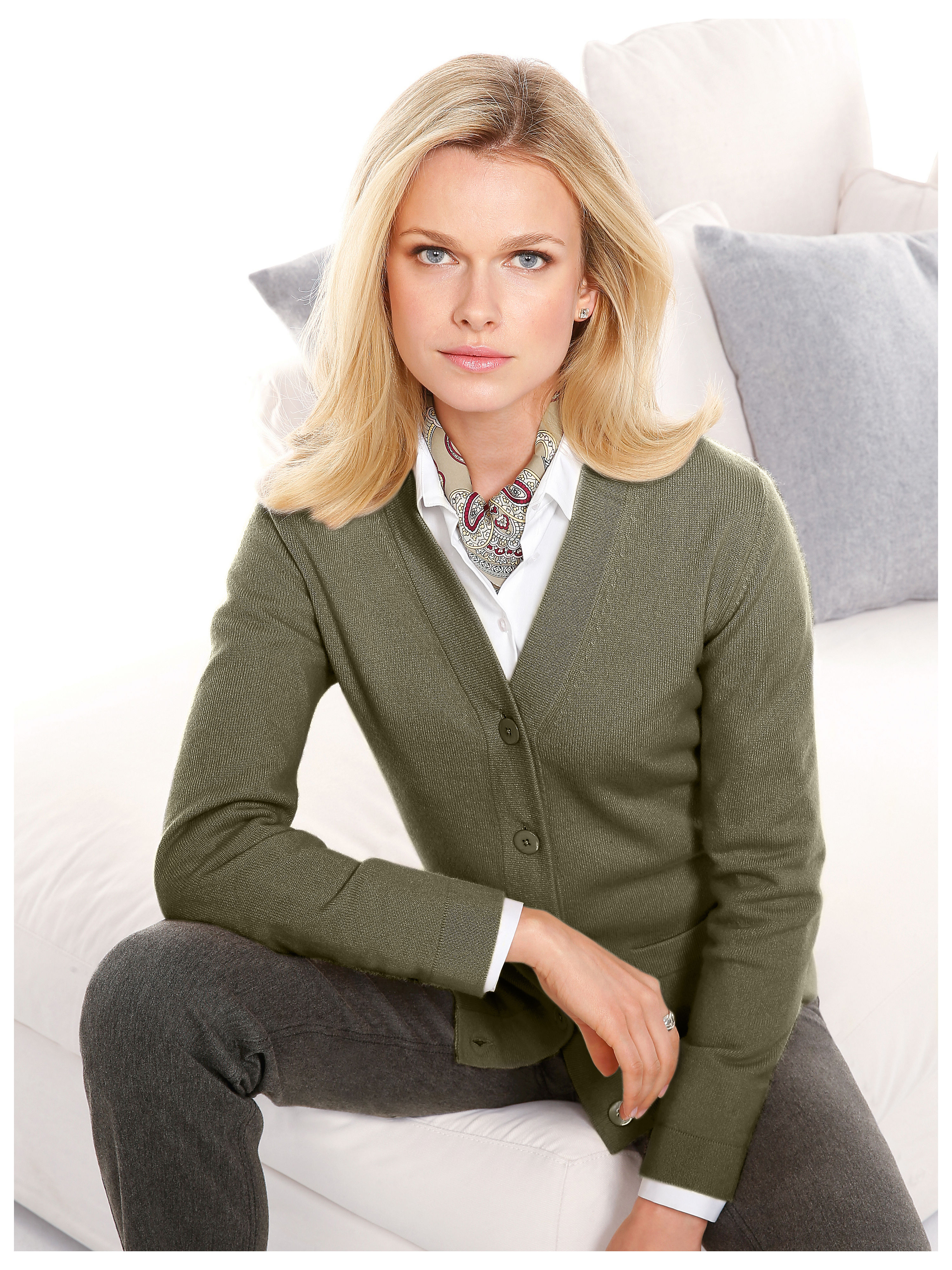 Image of Cardigan in pure cashmere cashmere green