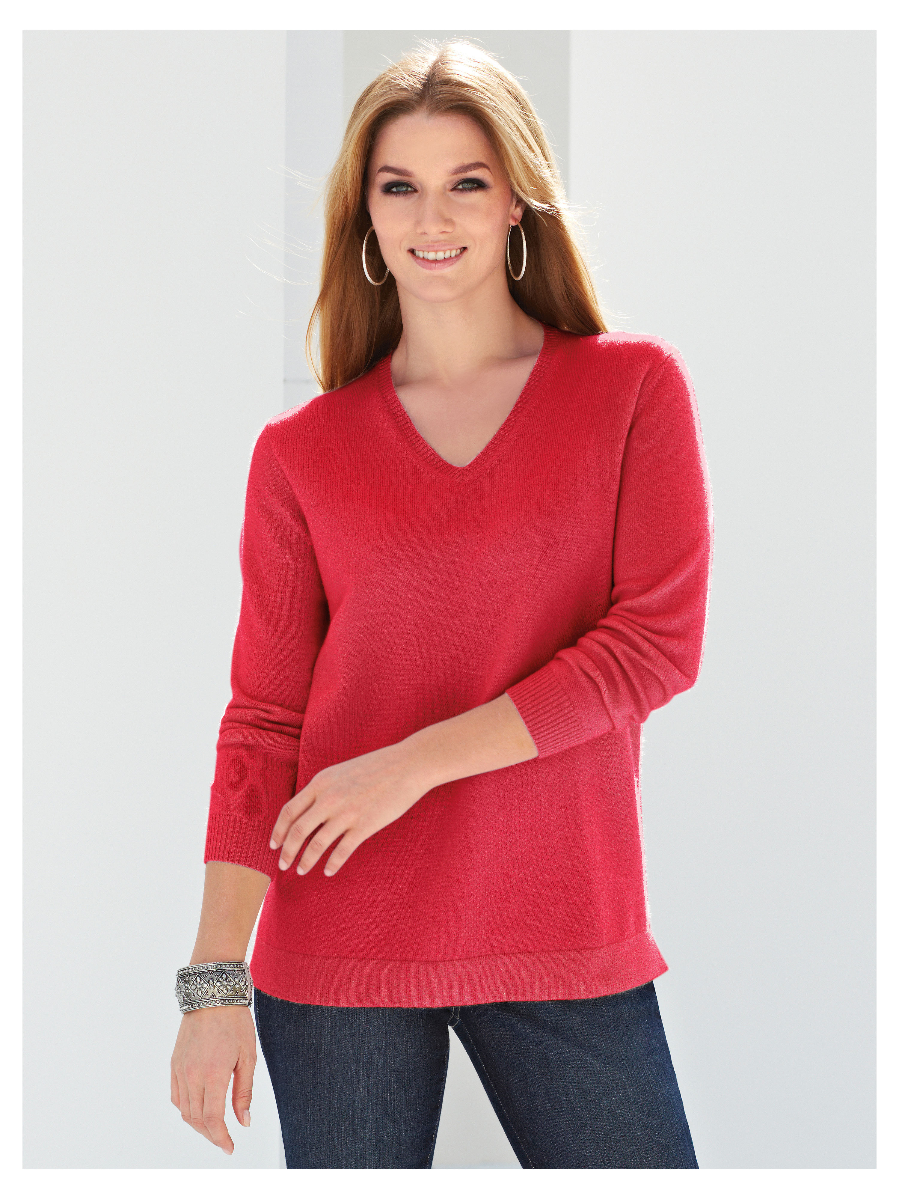 Image of V neck jumper made from 100% cashmere Anna Aura red