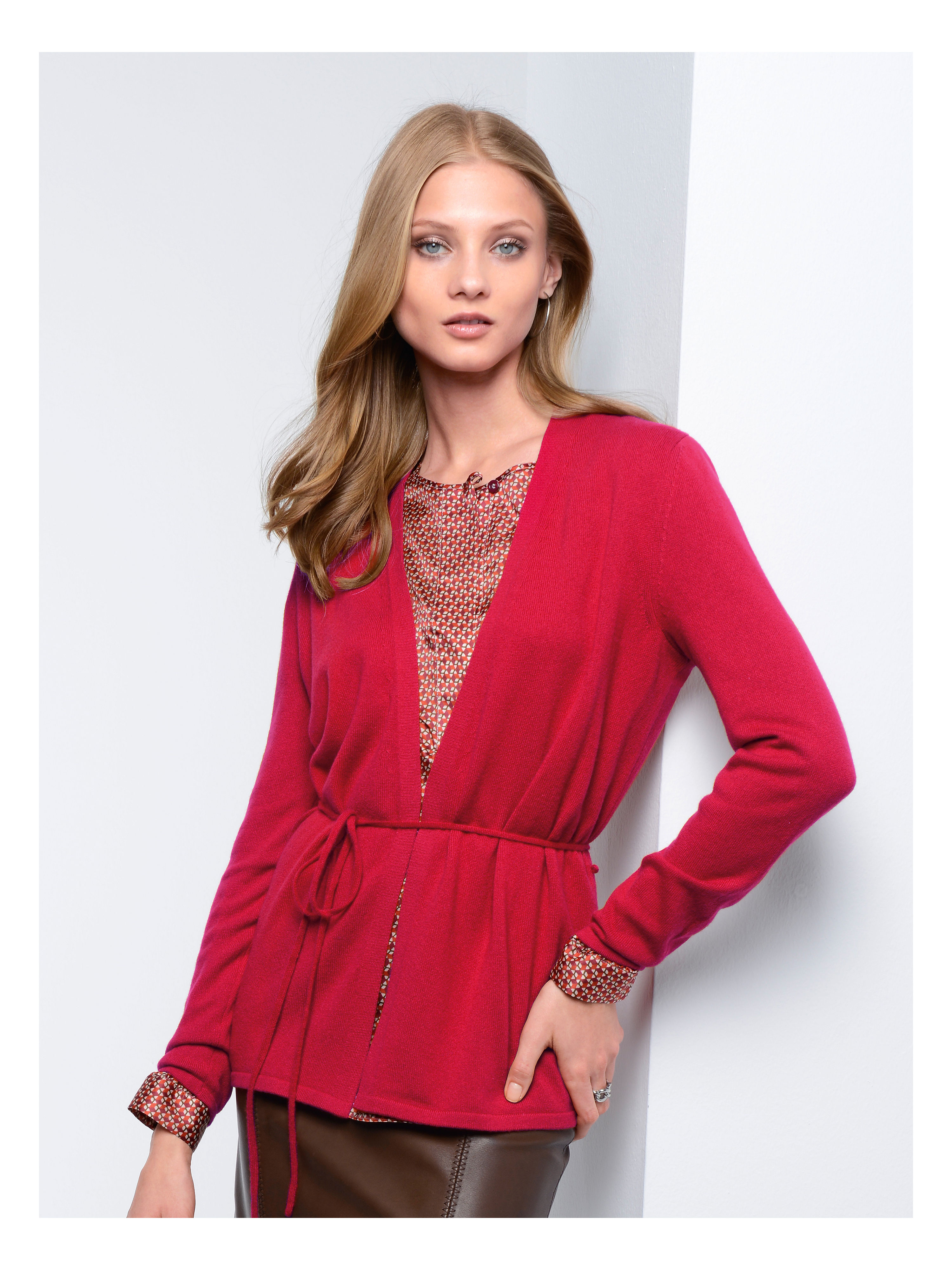 Image of Cardigan in 100% cashmere Fadenmeister Berlin red