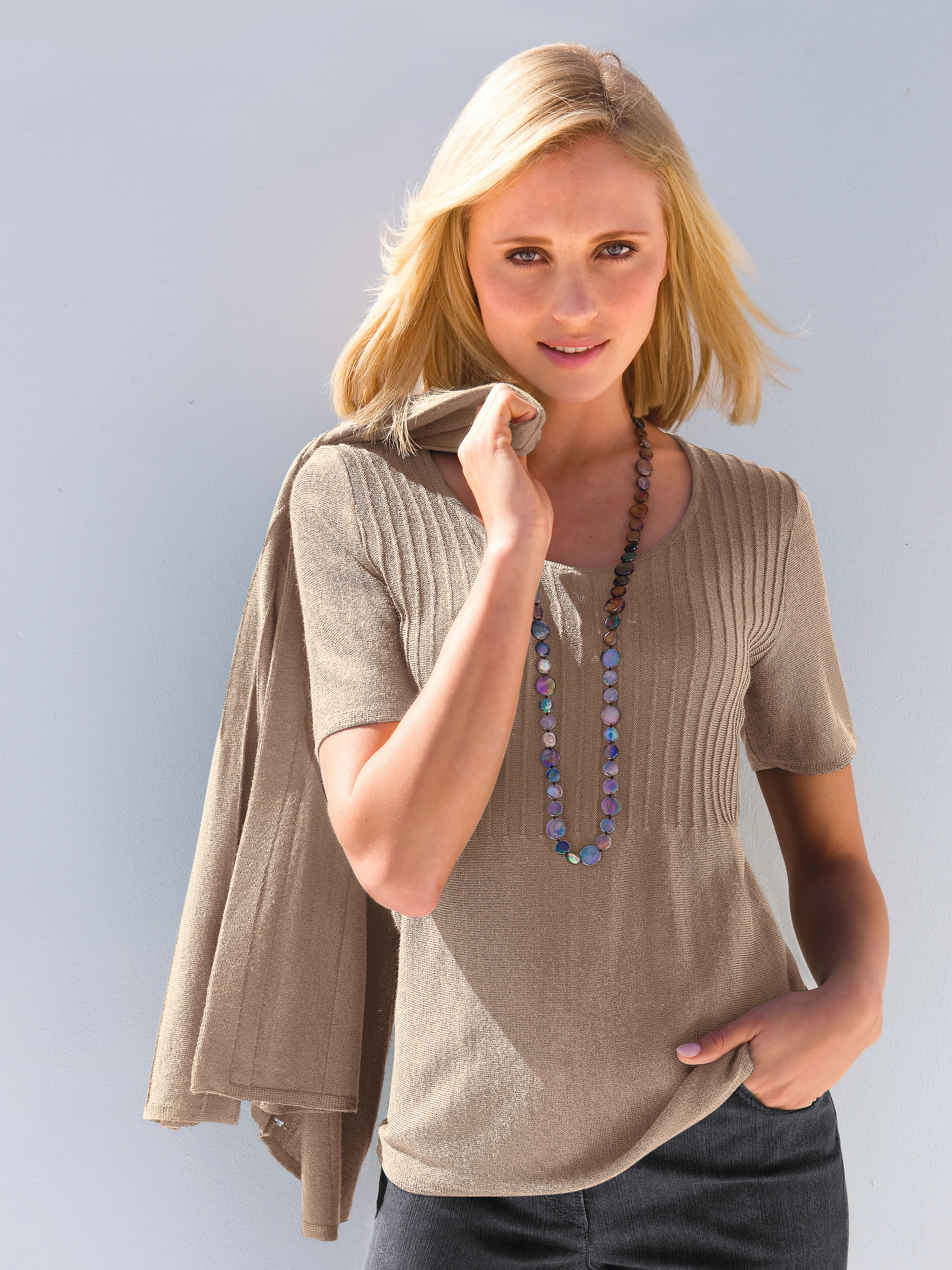 Image of Twin set in 100% new milled wool Peter Hahn beige