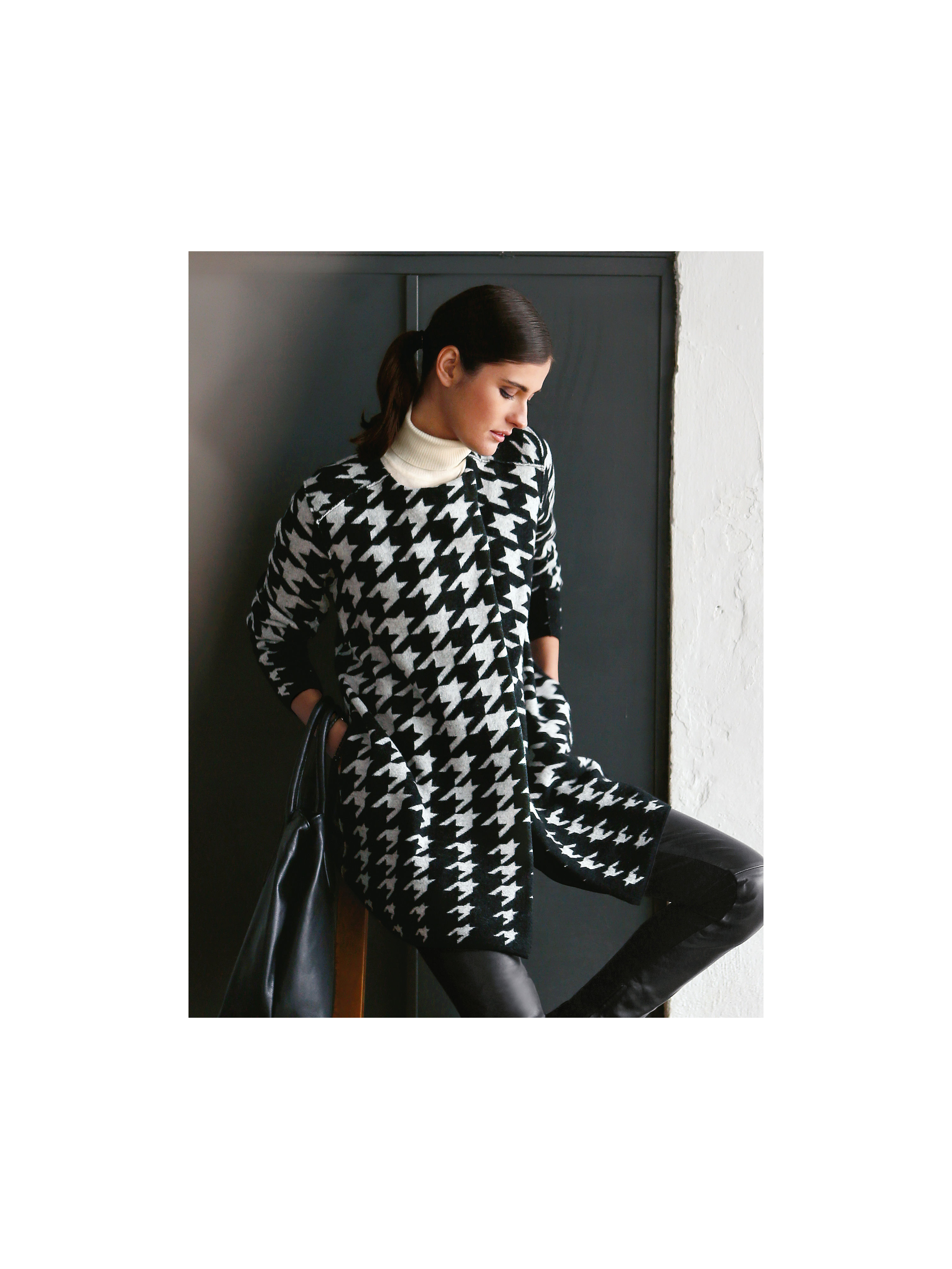 Image of Knitted coat in 100% new milled wool Peter Hahn black