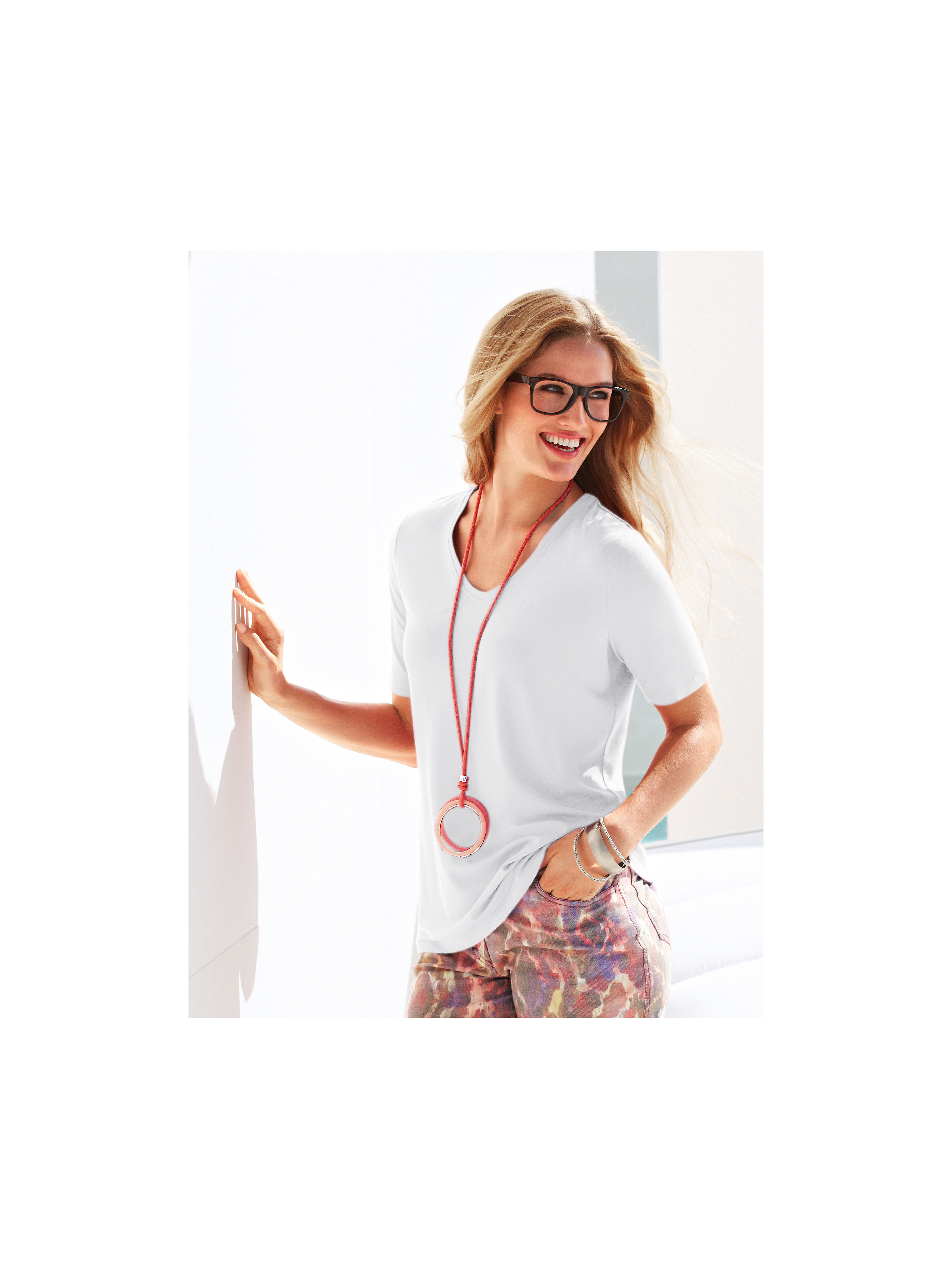 Image of V neck top Anna Aura white