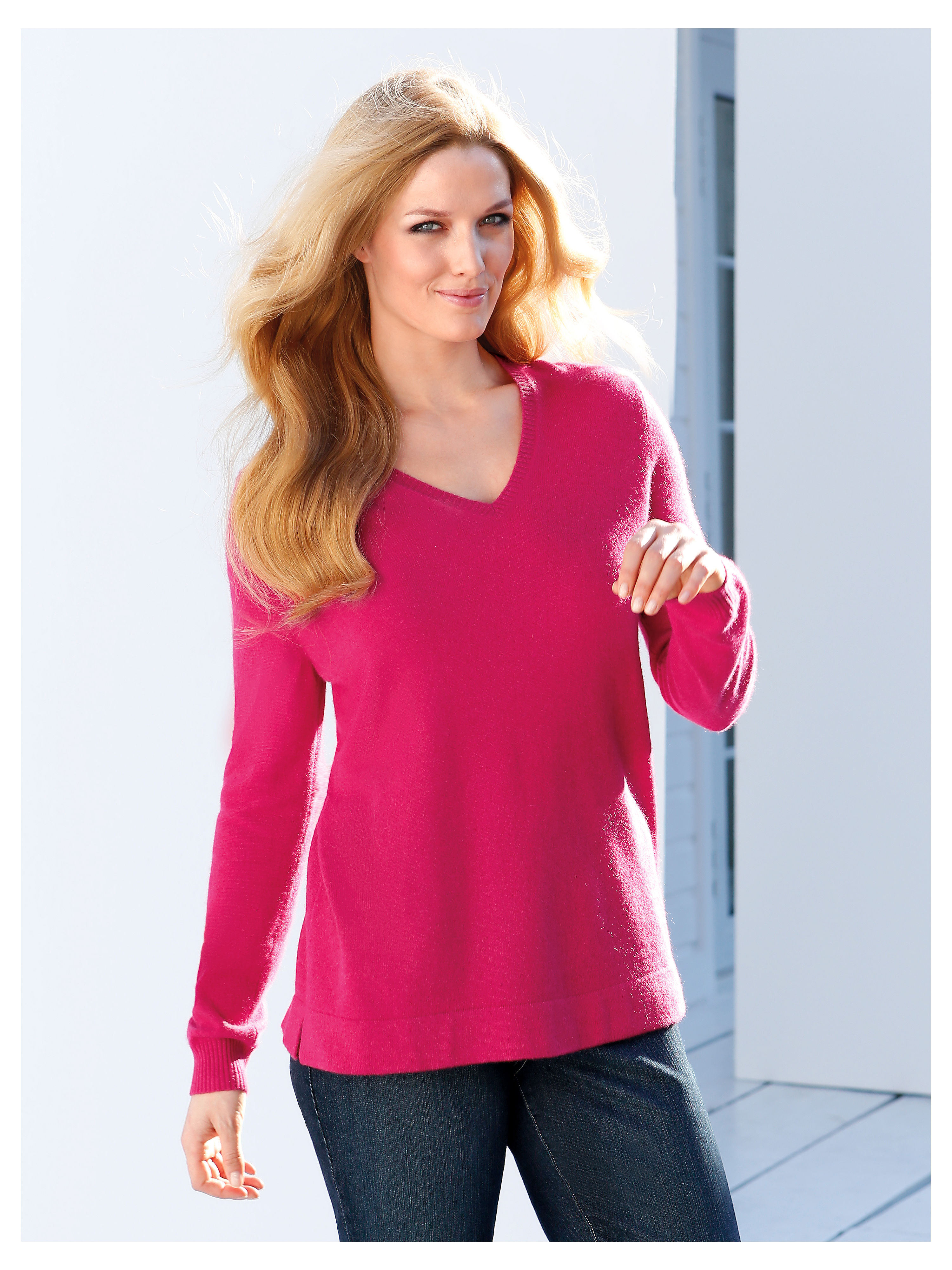 Image of V neck jumper made from 100% cashmere Anna Aura bright pink