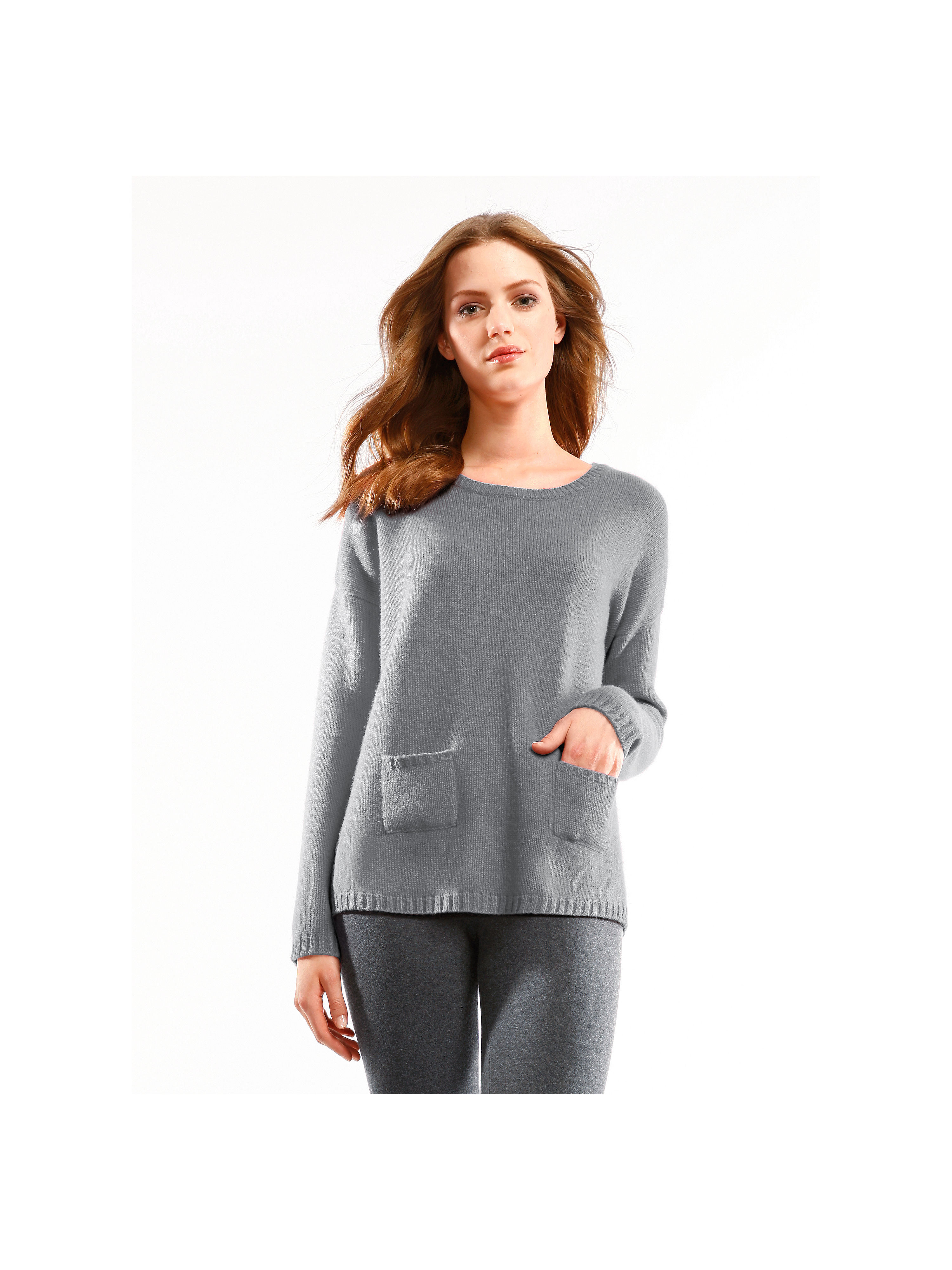 Image of Round neck jumper in 100% cashmere cashmere grey