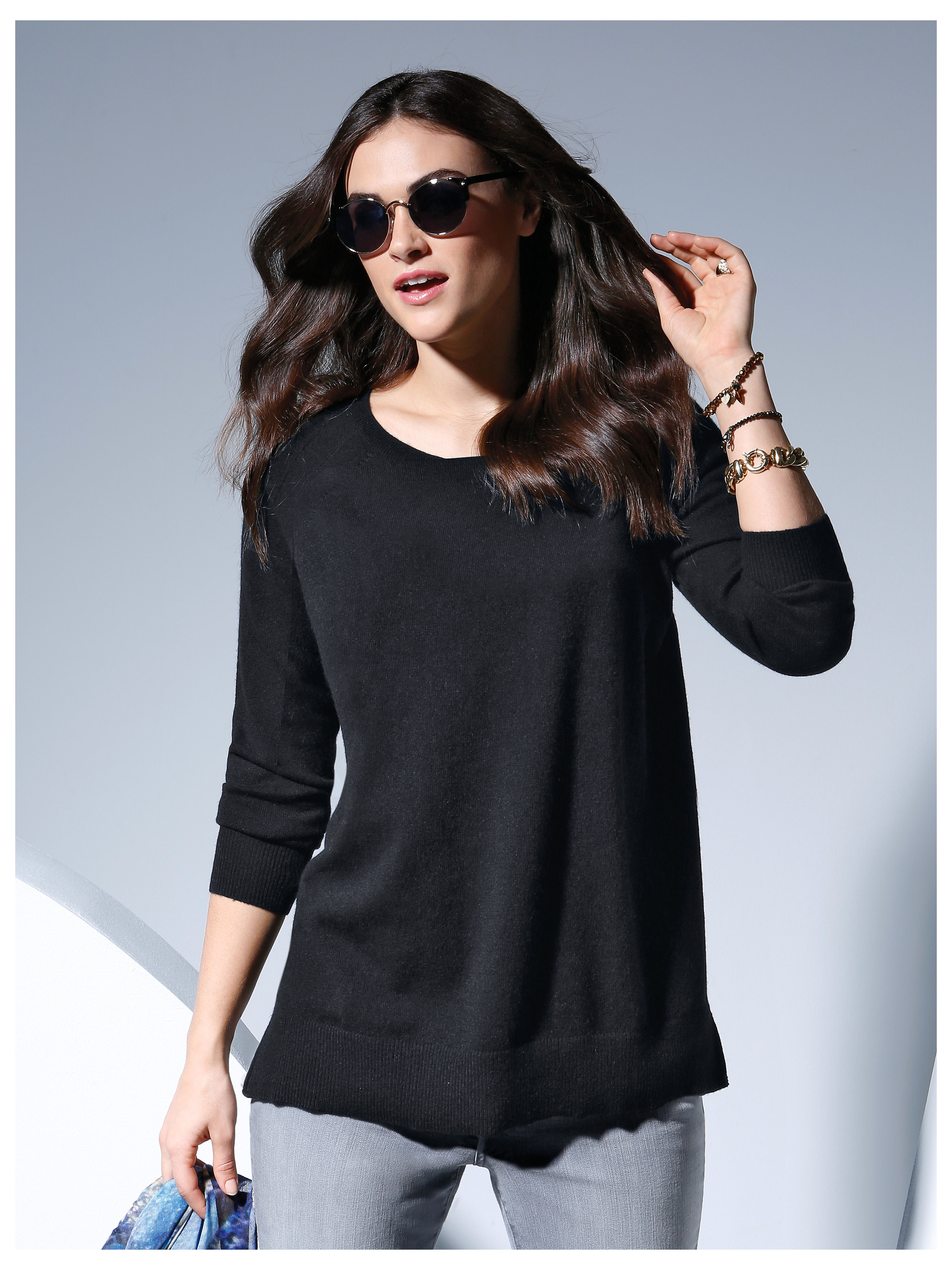 Image of Exquisite round neck pullover Anna Aura black
