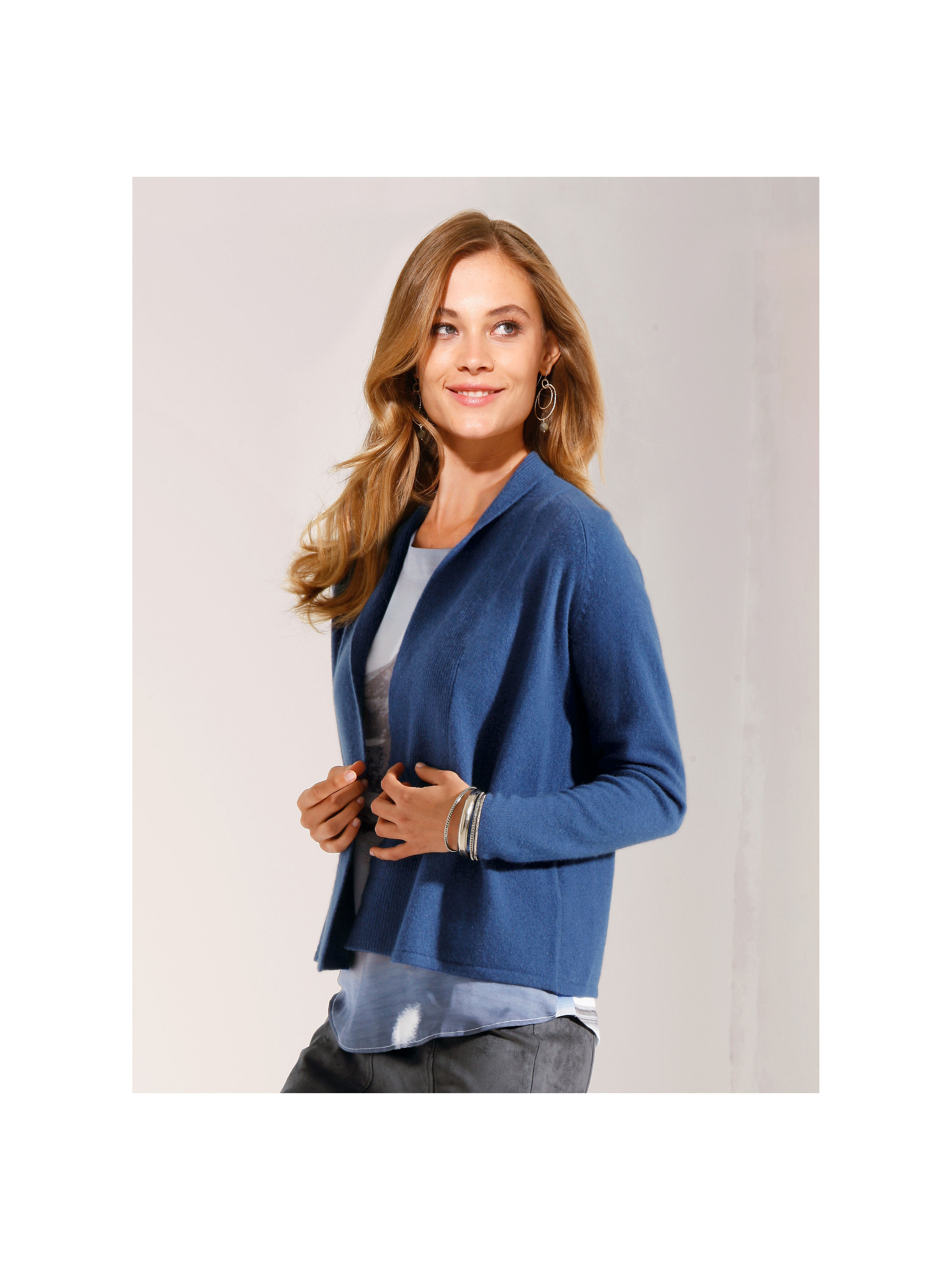 Image of Cardigan in 100% cashmere Riani blue