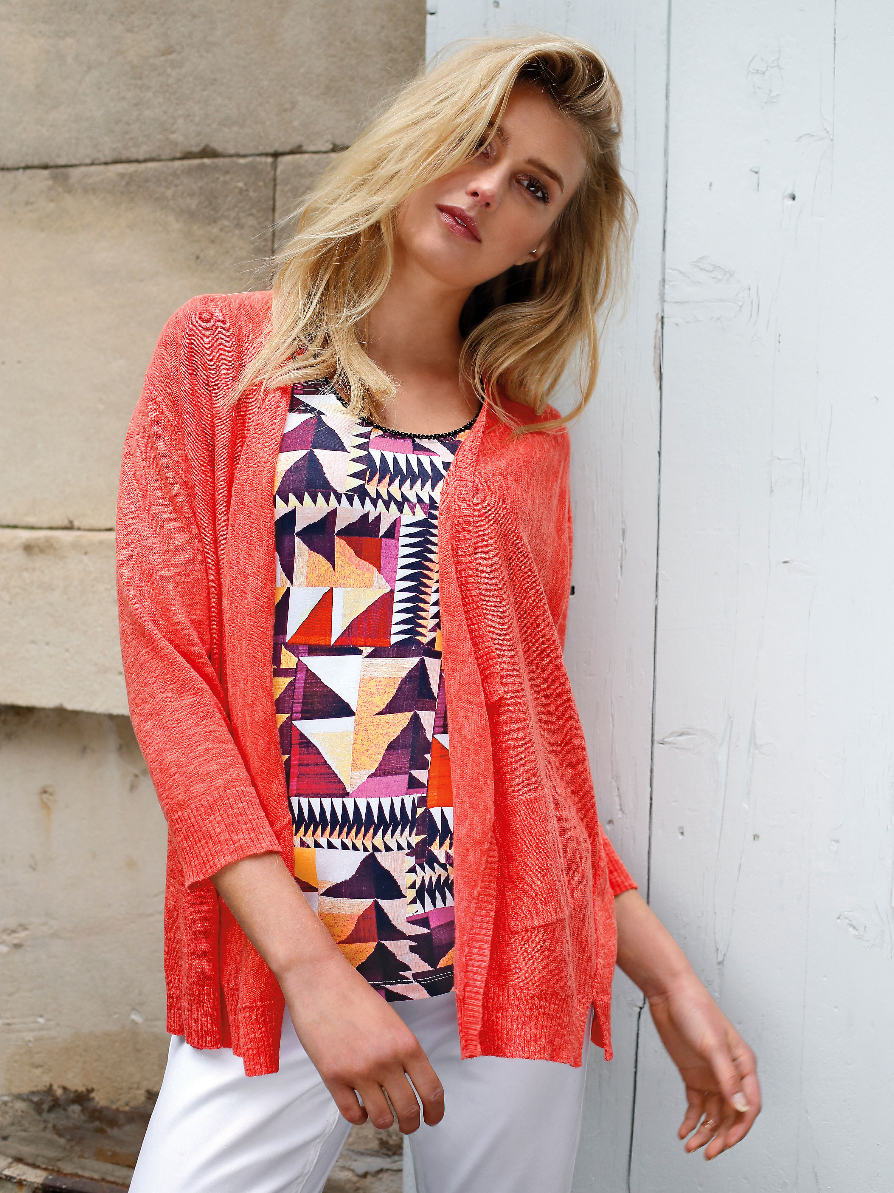 Image of Cardigan in a boxy cut Uta Raasch red
