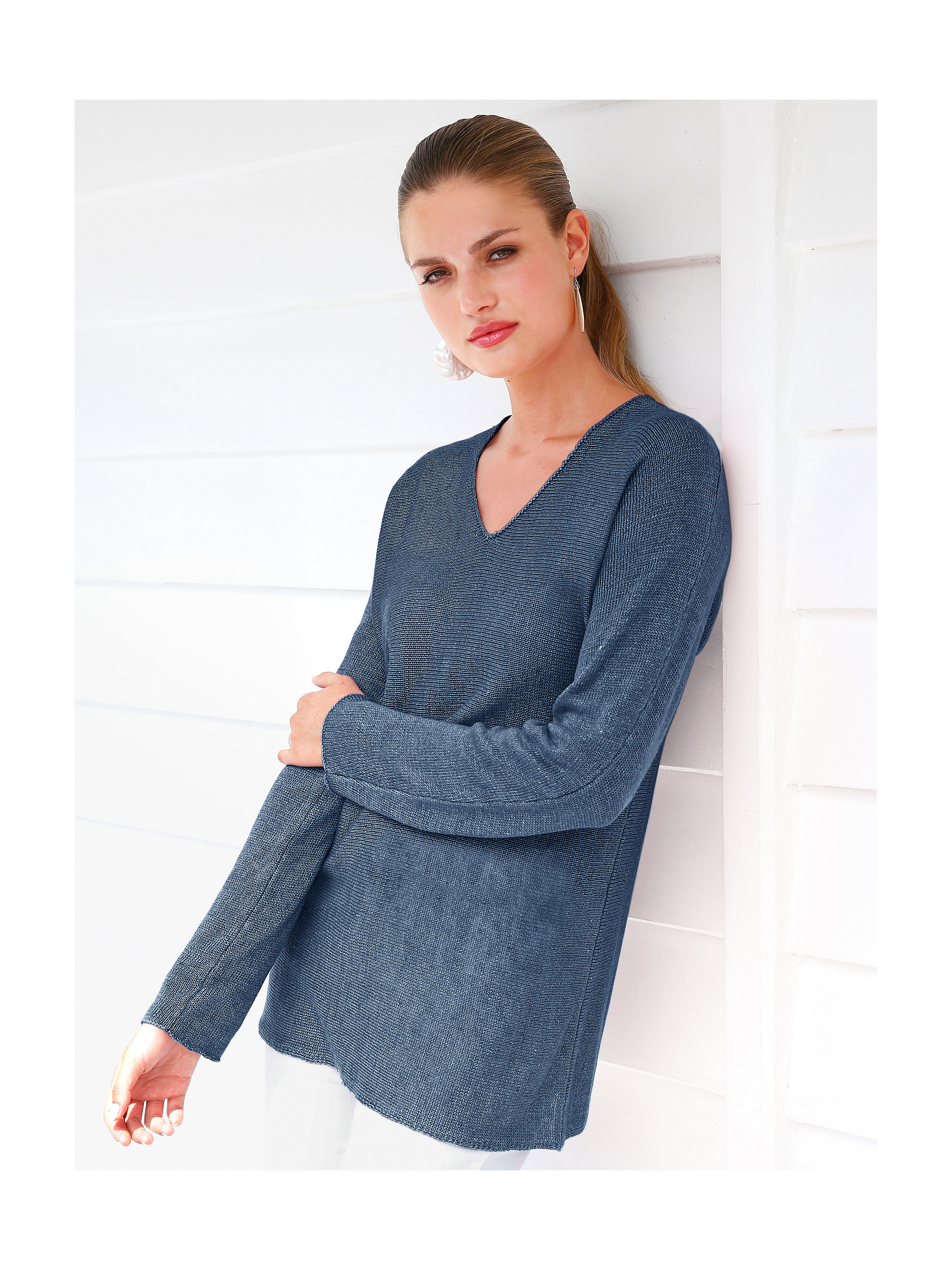 Image of Long-sleeved V neck pullover Peter Hahn blue