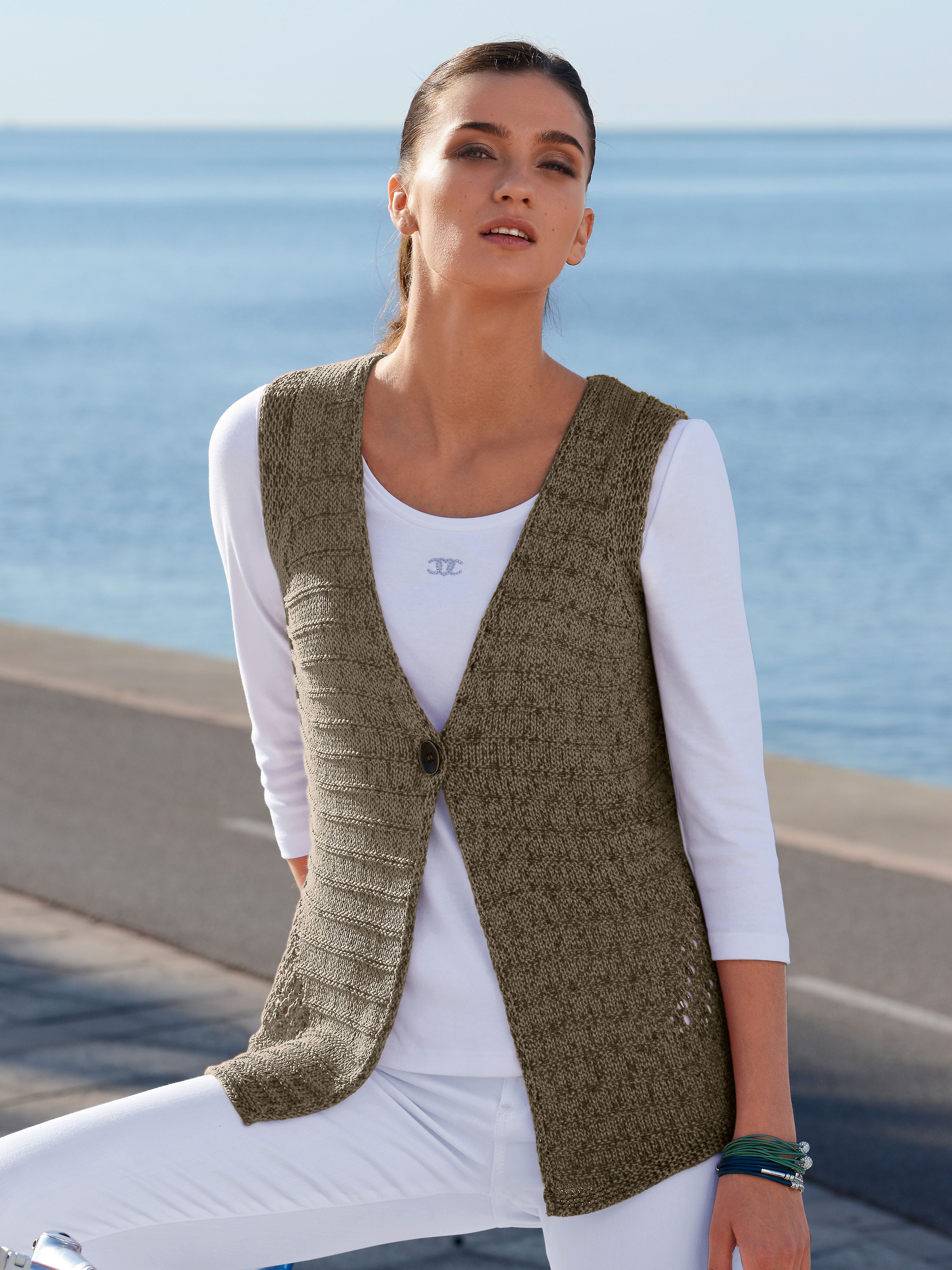Image of Knitted waistcoat Peter Hahn green