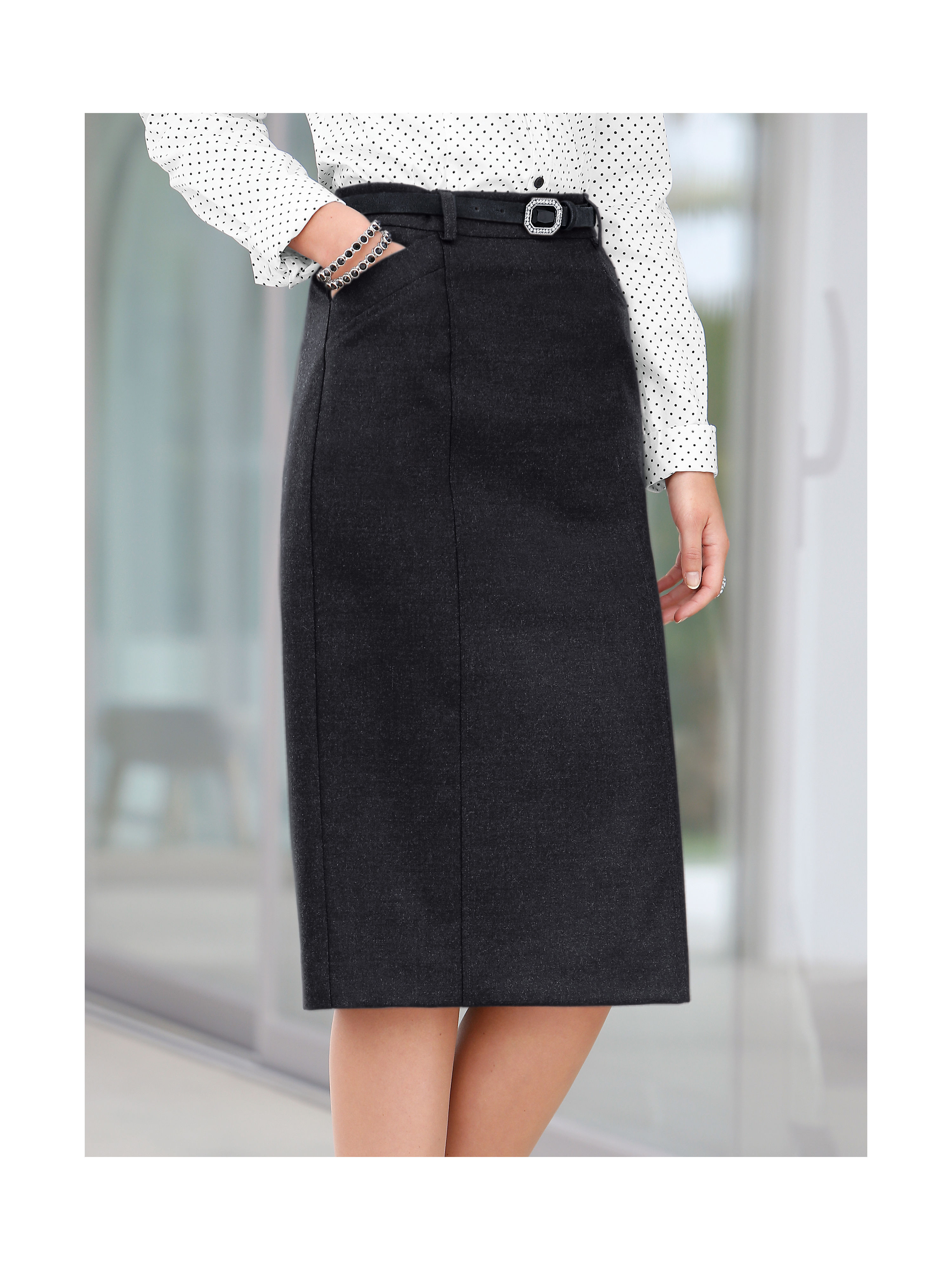 Image of Skirt Peter Hahn black size: 12s