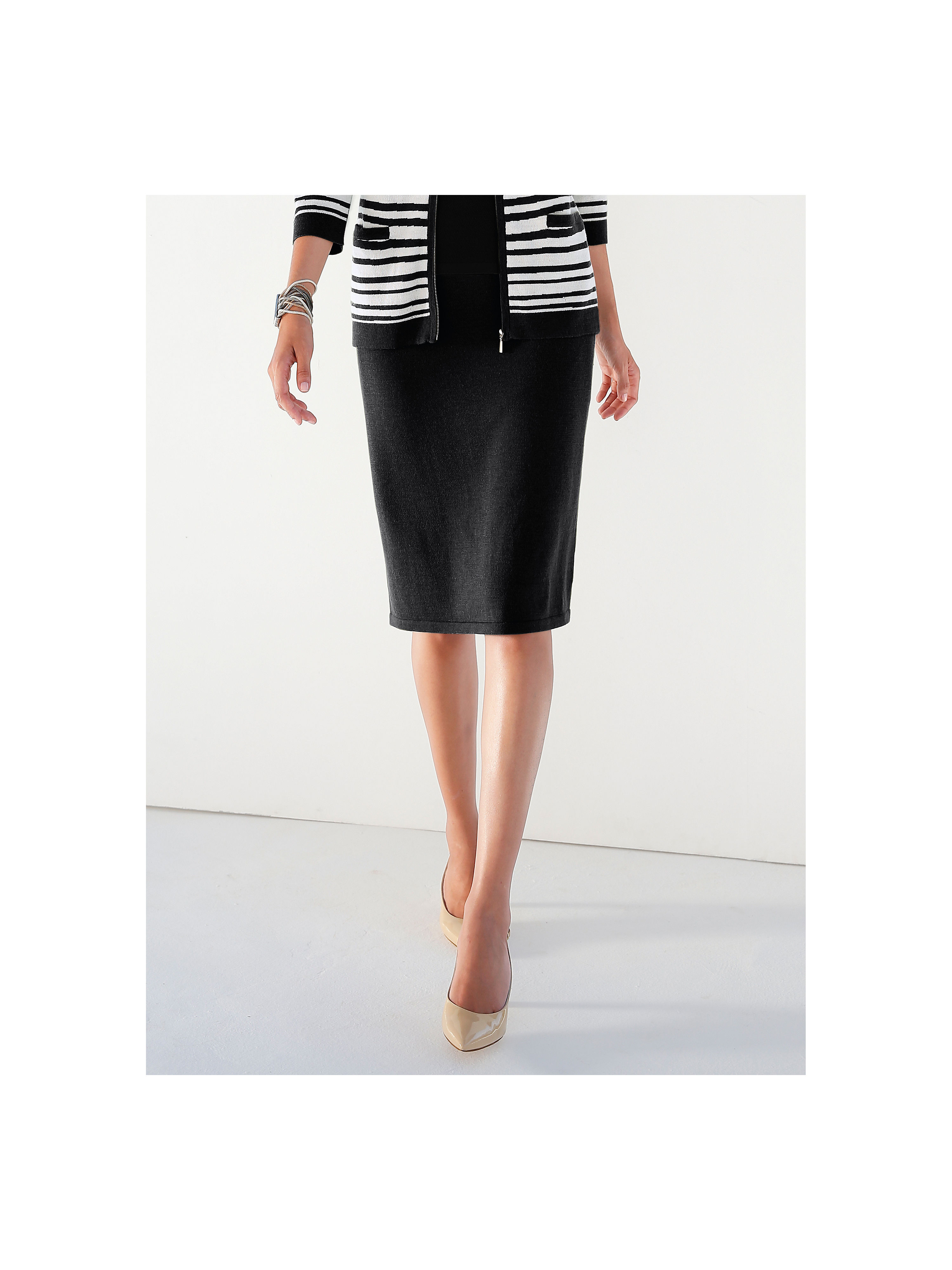 Image of Skirt in 100% new milled wool Peter Hahn black