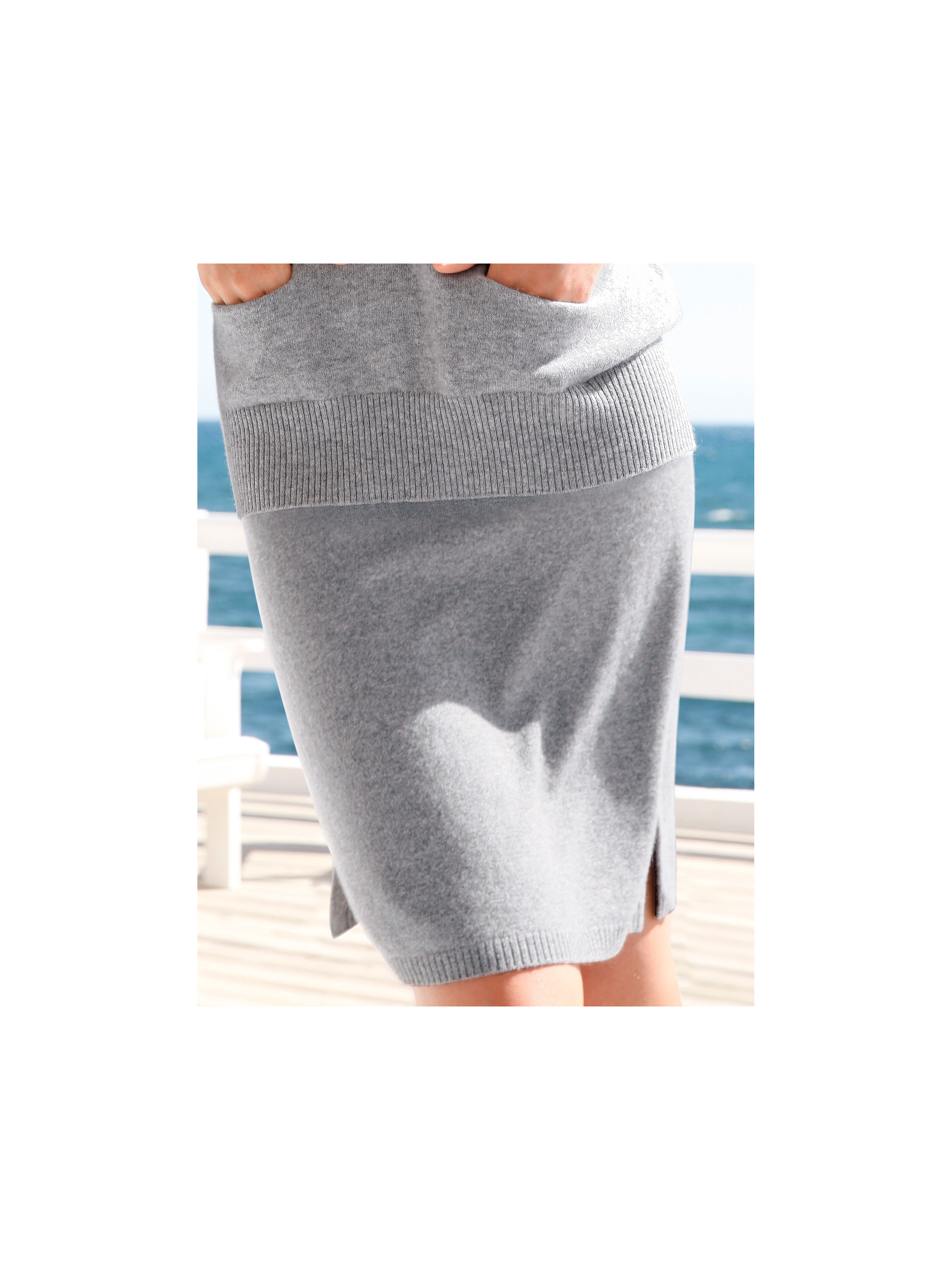 Image of Skirt in 100% cashmere cashmere grey